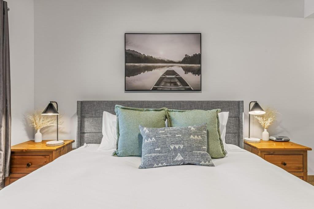 Holiday home Silverhorn Hydeaway At The Crossing Canmore